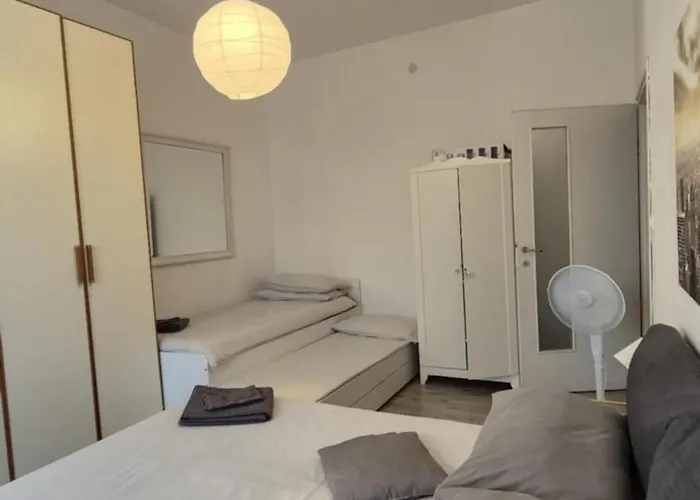 Nice Apartment In Milano, Close To Undergrond M3